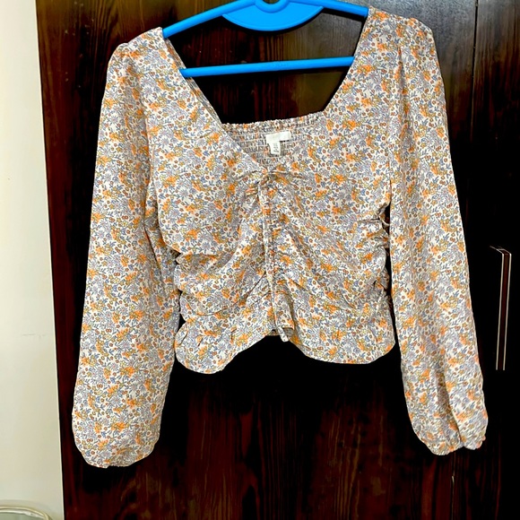 H&M Tops - H&M crop top